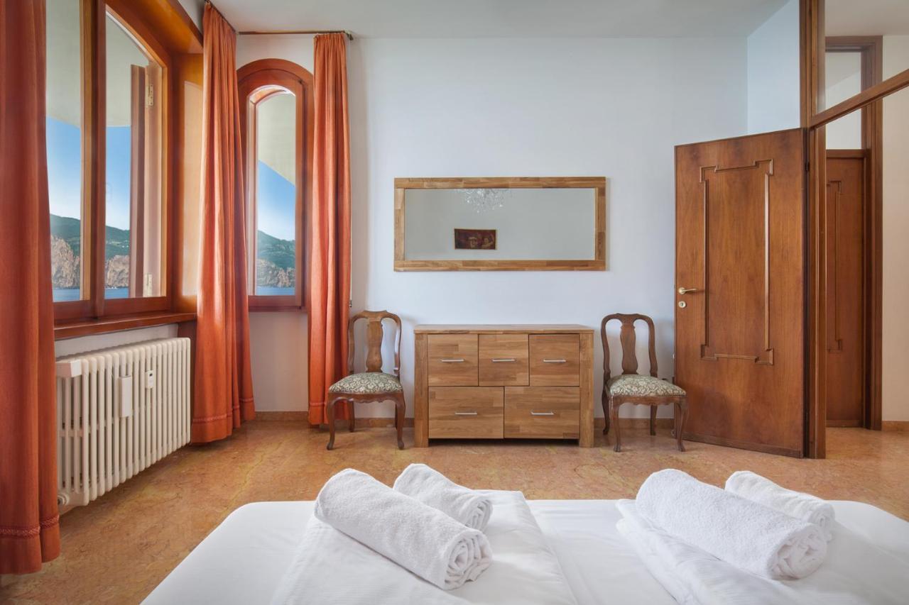Villa Francesca-Grande Appartamento In Riva Al Lago Brenzone sul Garda Εξωτερικό φωτογραφία